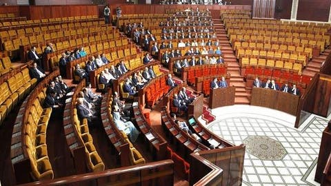 نصف أعضاء البرلمان يتغيبون عن جلسة مصيرية ترهن المغاربة لسنة كاملة