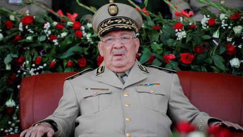 عاجل.. وفاة القايد صالح الحاكم الفعلي للجزائر