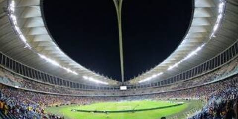 سرقة كأس دوري جنوب إفريقيا الممتاز قبيل انطلاق المباراة النهائية