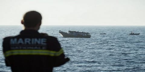 إنقاذ 200 مهاجر غير نظامي بالسواحل الإسبانية