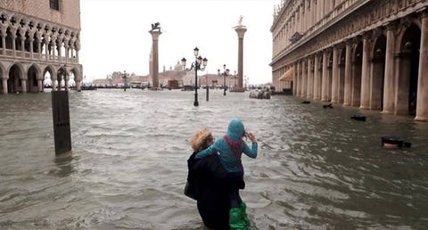 إيطاليا .. الفيضانات تقتل شخصا في البندقية