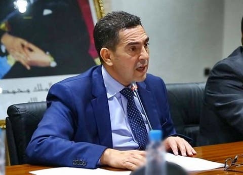 أمزازي يعلق اجتماعه مع النقابات.. ونقابة: “سياسة الهروب لن تزيدنا إلا إصرارا على النضال”