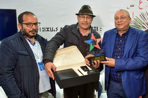 المعرض الدولي للنشر والكتاب .. الإذاعة الأمازيغية تستعرض برامجها الثقافية