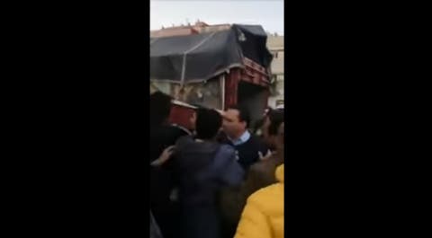 ساكنة حي التقدم بالرباط تطرد الوزير السابق مصطفى الخلفي (فيديو)