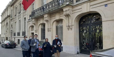 السفارة المغربية بباريس تُوفر 400 مبيتاً للمغاربة العالقين بفرنسا