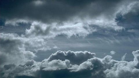 طقس الأحد : سماء غائمة مع نزول أمطار أو زخات محلية