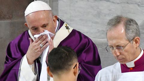 بابا الفاتيكان يدعو إلى تضامن دولي لمواجهة كورونا