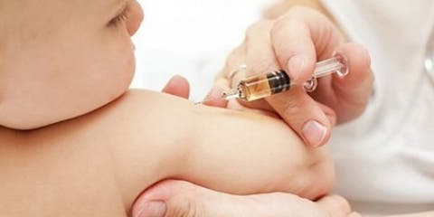 وزارة الصحة توصي باستمرار عملية تلقيح الأطفال أثناء جائحة كوفيد -19