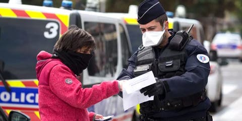 فيروس كورونا.. فرنسا تمدد صلاحية تصاريح الإقامة