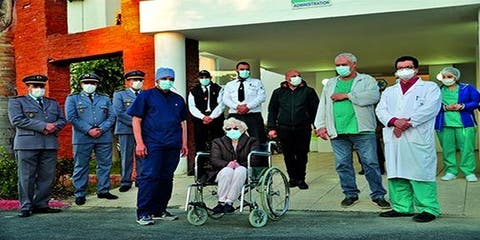 ألمانية في سن 78 سنة.. سابع حالة شفاء من “كورونا” تغادر المستشفى