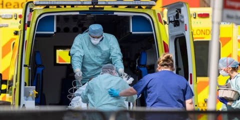 بريطانيا.. إصابة 5 آلاف و733 شخص من العاملين في الخدمة الصحية بـ “كورونا”