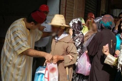 سياسيو البيضاء يشترون ذمم المواطنين ب”قفة رمضان“ (+فيديو)