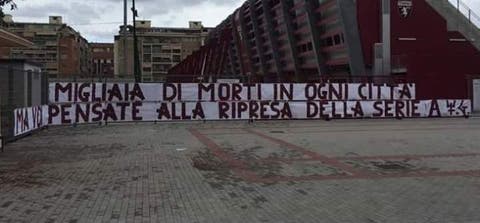 جماهير نادي طورينو الإيطالي  تعترض على قرارت الجامعة باستئناف الكالتشيو