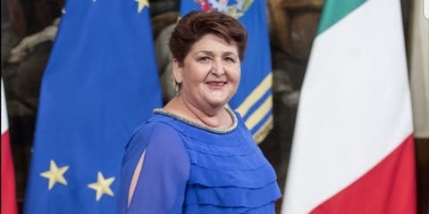 ايطاليا .. وزيرة تستعجل البرلمان لتسوية أوضاع المهاجرين غير الشرعيين