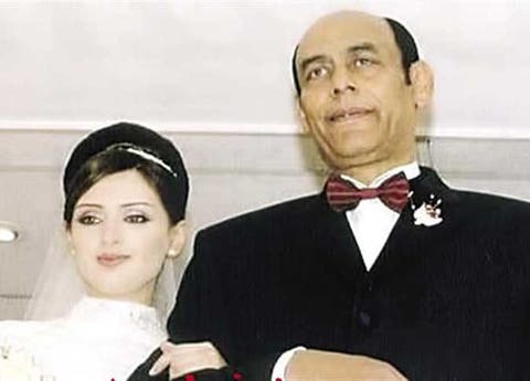 الفنان احمد بدير يظهر برفقة زوجته الجديدة