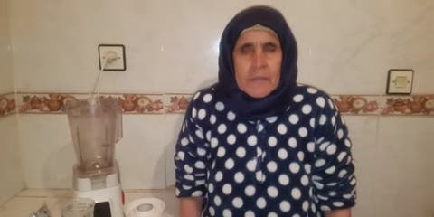 المغاربة يتضامنون مع “طباخة” ضريرة و يطلقون حملة اشتراكات جماعية في قناتها