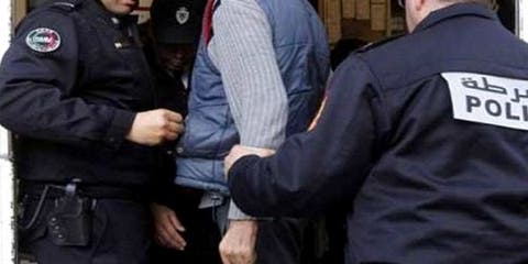 أشتوكة : إعتقال مواطن قدم ” رشوة” لشرطي مقابل خدمة إدارية