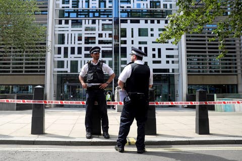 بريطانيا.. التحقيق مع رجال شرطة بعد وفاة رجل أسود ردّد “لا أستطيع التنفس”