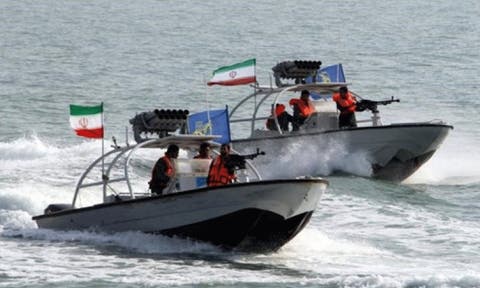 السعودية تطرد 3 قوارب إيرانية دخلت مياه المملكة باستخدام “طلقات تحذيرية”