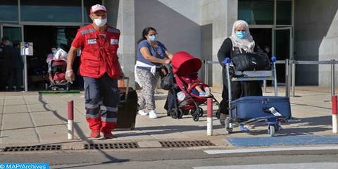 وصول 318 مواطنا مغربيا عائد من إسبانيا إلى مطار وجدة أنكاد