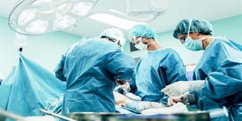 فريق طبي متكامل ينجح في إجراء عملية دقيقة على مستوى القلب والشرايين بمستشفى الغساني بفاس