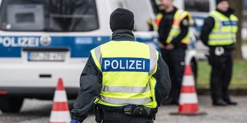 الشرطة الألمانية تلاحق رجلا مسلحا بقوس وأسهم