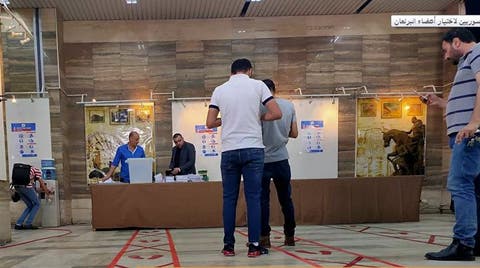 مراكز الاقتراع تفتح أبوابها أمام الناخبين السوريين لاختيارأعضاء البرلمان