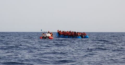 البحرية الاسبانية تنقذ 15 مهاجرا سريا بينهم 4 نساء