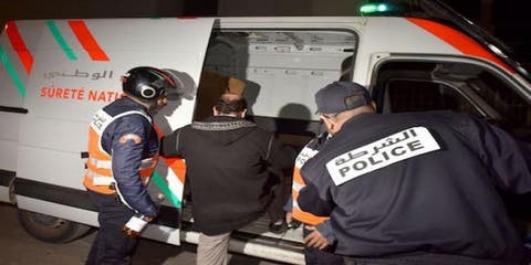 سلطات اكادير تعتقل 25 شخصا في محل للشيشا باكادير
