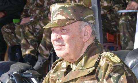 الجزائر.. منع نجلي قايد صالح من مغادرة البلاد