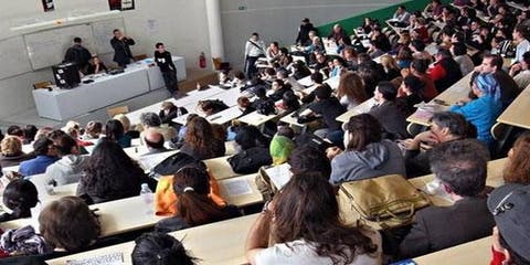 فريق برلماني يطالب بإنقاذ مصير “الطلبة المغاربة المسجلين بالجامعات الأجنبية