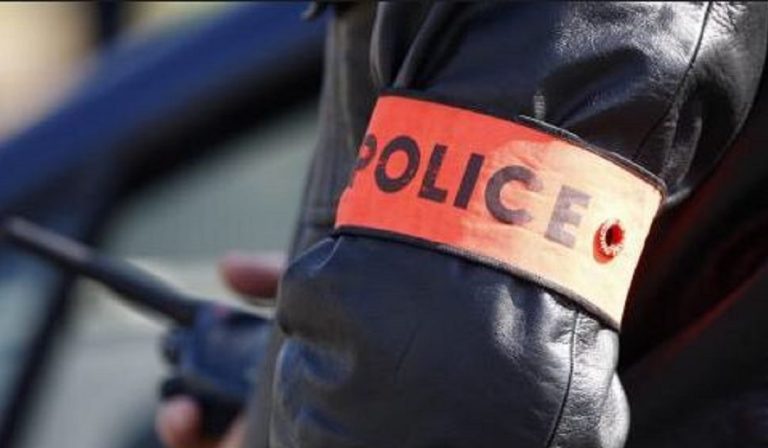 وجدة .. توقيف شخص بسيارته محمل ب 6129 قرصا طبيا مخدرا