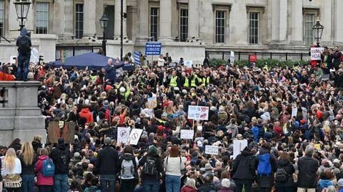 بريطانيا .. الآلاف يتظاهرون ضد التباعد الاجتماعي والإغلاق