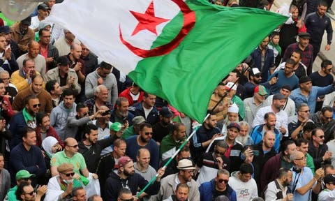 الحراك يعود لشوارع الجزائر .. والأمن يعتقل 9 متظاهرين