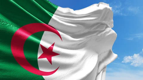 الجزائر تستأنف صلاة الجمعة في المساجد