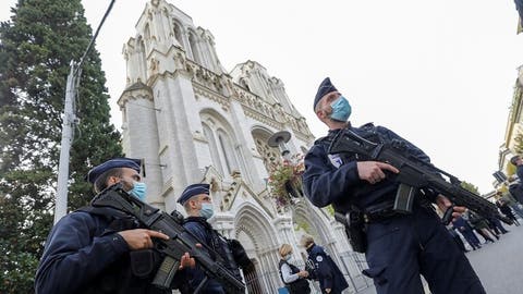 الادعاء الفرنسي: 4 ضباط واجهوا المهاجم داخل الكنيسة في نيس
