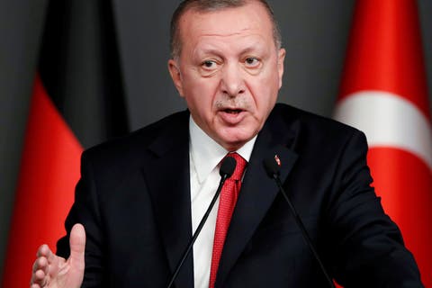 أردوغان : تصريح ماكرون عن الإسلام “وقاحة وقلة احترام”
