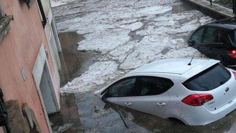 إيطاليا: مصرع شخص وعشرات المفقودين بسبب سوء الأحوال الجوية