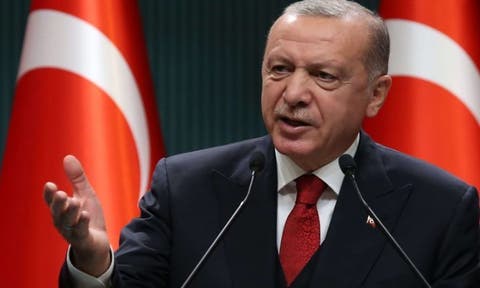 “شارلي ايبدو” تنشر صور كاريكاتيرية لاردوغان .. وتركيا تندد
