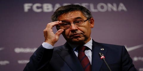 اسبانيا .. رئيس نادي برشلونة لكرة القدم يقدم استقالته