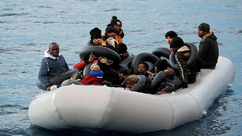إسبانيا تفتح مخيمات لاستيعاب 7000 مهاجر
