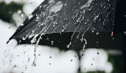 نشرة إنذارية: أمطار رعدية يومي الأربعاء والخميس بعدد من المناطق