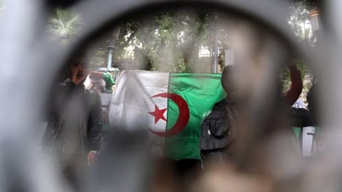 بعد الإعلام.. جنرالات الجزائر يستغلون الدين ويأمرون “أئمة الجمعة” بالهجوم على المغرب