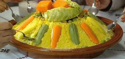 بعد تصنيفه تراثا ثقافيا لاماديا.. الكسكس الطبق المغربي المفضل لدى الفرنسيين