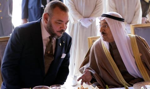 الملك يعزي أمير الكويت في وفاة ناصر الصباح