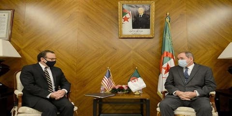 مساعد وزير الخارجية الأمريكية يعلنها من قلب الجزائر: لا حل لنزاع الصحراء إلا ضمن السيادة المغربية من خلال الحكم الذاتي