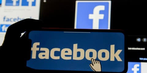 “فيسبوك” يحظر إعلانات “ملحقات الأسلحة ومعدات الحماية” لما بعد تنصيب بايدن