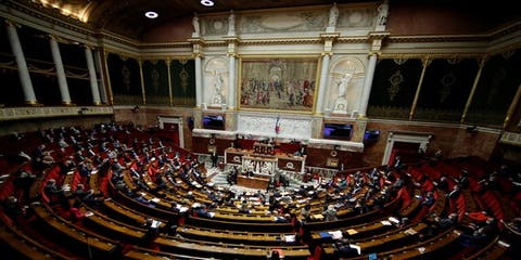 النواب الفرنسي يصادق على قانون مثير للجدل لمواجهة النزعات “الانفصالية”