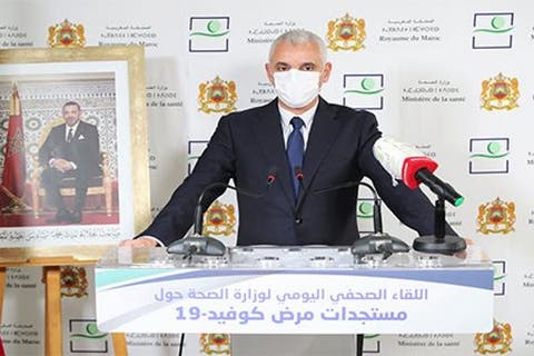 وزير الصحة يتلقى الجرعة الأولى من لقاح كورونا