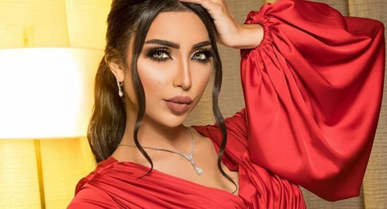 بملابس النوم ...دنيا بطمة تثير غضب متابعيها